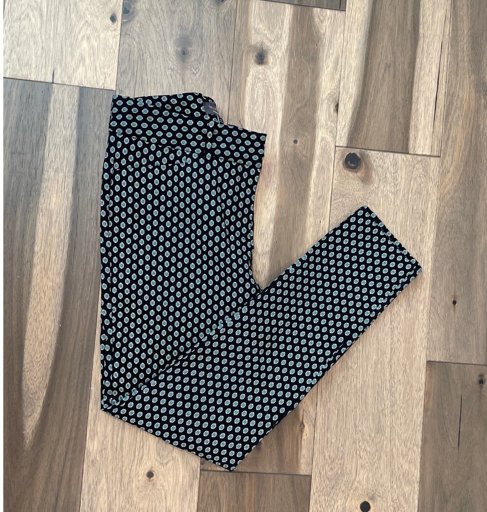 The Limited Black Structured Stretch Ankle Pants Size 4
